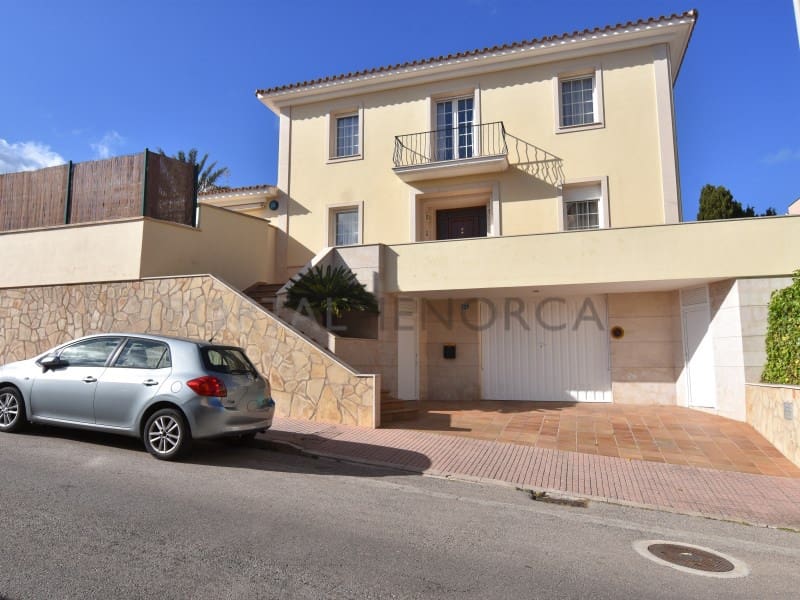 5 soveværelse Villa til salg i Mahon / Mao med swimmingpool garage - € 990.000 (Ref: 8952768)