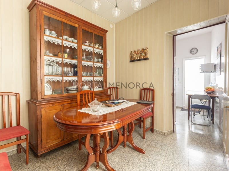 6 soveværelse Byhus til salg i Mahon / Mao med garage - € 480.000 (Ref: 9110677)