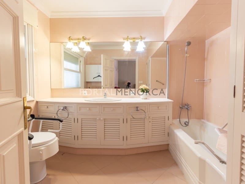 4 soveværelse Villa til salg i Mahon / Mao med swimmingpool garage - € 1.500.000 (Ref: 9128598)