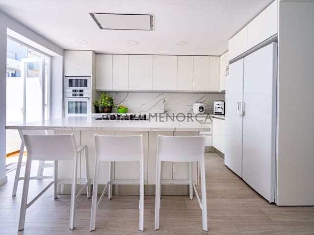 4 makuuhuone Omakotitalo myytävänä paikassa Mahón / Maó - 650 000 € (Ref: 9129988)