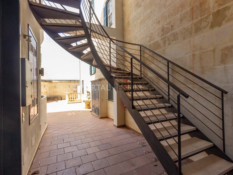 2 soveværelse Lejlighed til salg i Mahon / Mao - € 373.000 (Ref: 9191224)