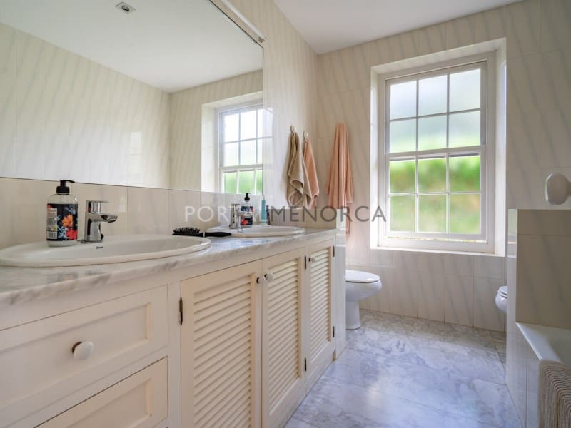 4 soveværelse Finca/Landehus til salg i Torret med swimmingpool garage - € 2.395.000 (Ref: 9257632)