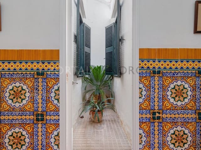 4 bedroom Townhouse for sale in Ciutadella, Ciutadella de Menorca - € 685,000 (Ref: 9262911)