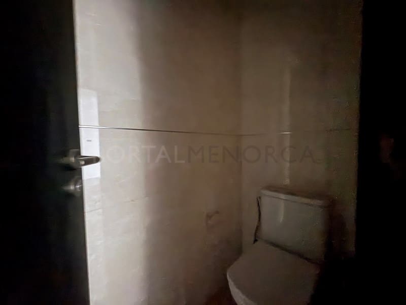 Kaupallinen myytävänä paikassa Mahon / Mao - 145 000 € (Ref: 9341329)