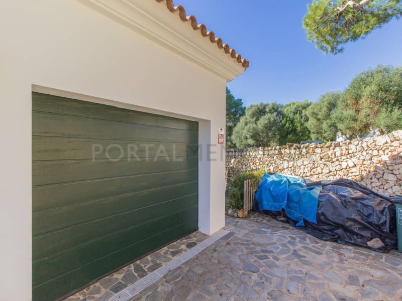 4 soverom Villa til salgs i Binibeca med svømmebasseng garasje - € 1 850 000 (Ref: 9375428)