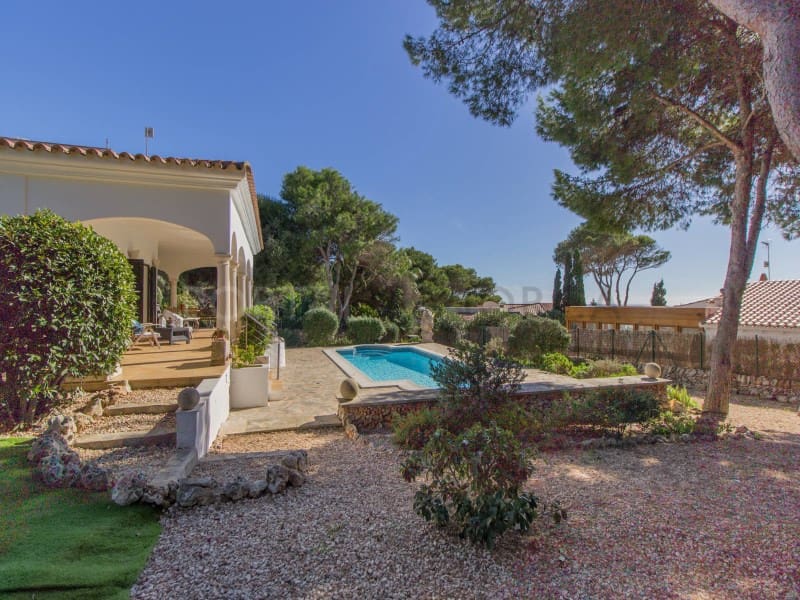 4 soverom Villa til salgs i Binibeca med svømmebasseng garasje - € 1 850 000 (Ref: 9375428)