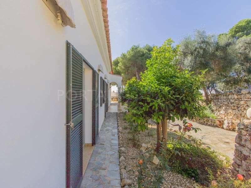 4 soverom Villa til salgs i Binibeca med svømmebasseng garasje - € 1 850 000 (Ref: 9375428)