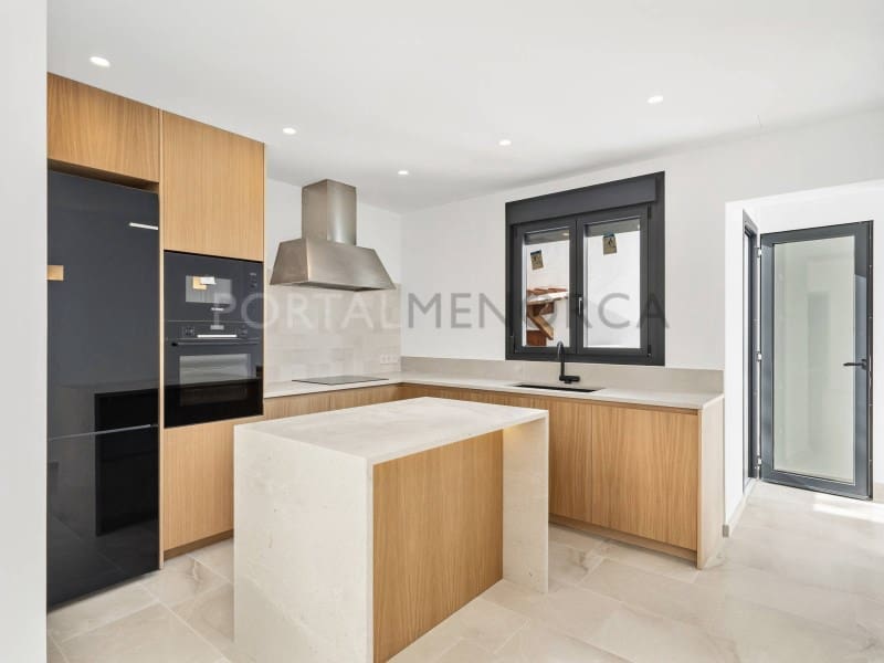 3 bedroom Townhouse for sale in Ciutadella de Menorca - € 825,000 (Ref: 9516284)