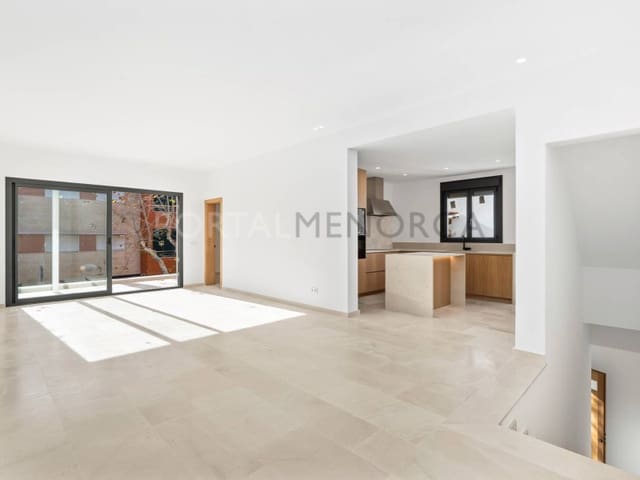 3 bedroom Townhouse for sale in Ciutadella, Ciutadella de Menorca - € 825,000 (Ref: 9516284)