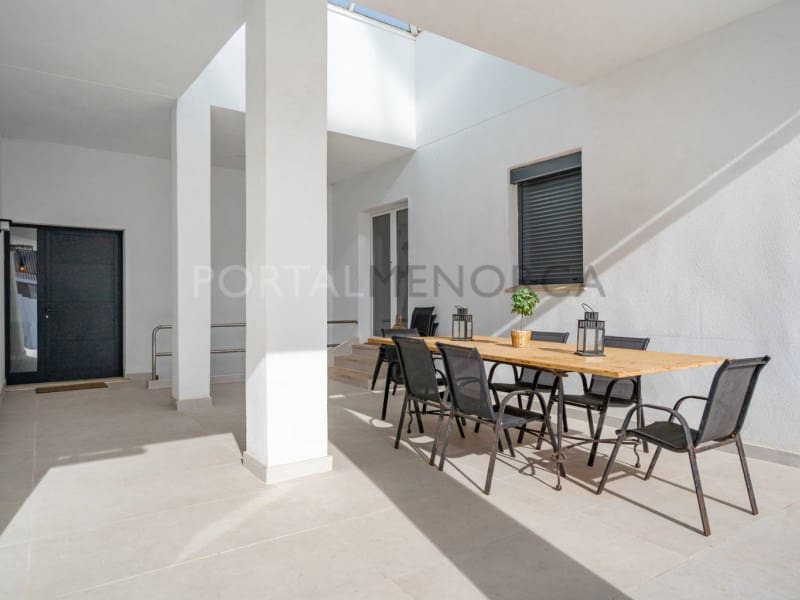 4 sovrum Villa till salu i Cala'n Blanes med pool - 895 000 € (Ref: 9586675)