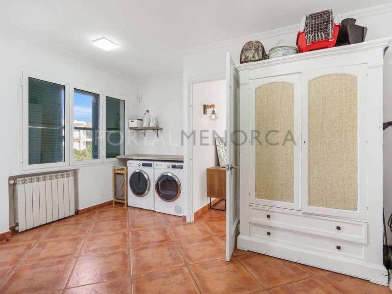 4 sovrum Villa till salu i Cala'n Blanes med pool - 895 000 € (Ref: 9586675)