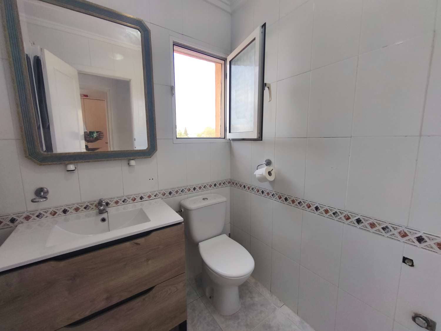 3 bedroom Beach Apartment for sale in Orihuela with pool - € 169,900 (Ref: 10022003)