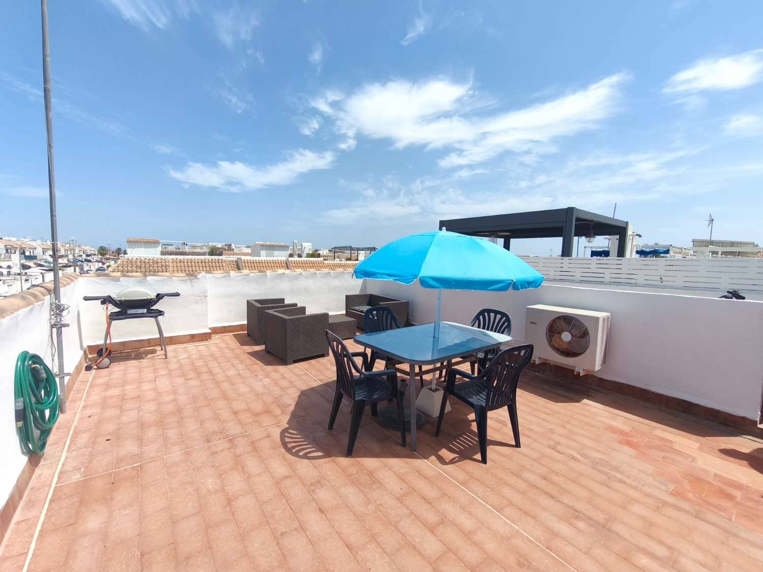 3 bedroom Beach Apartment for sale in Orihuela with pool - € 169,900 (Ref: 10022003)