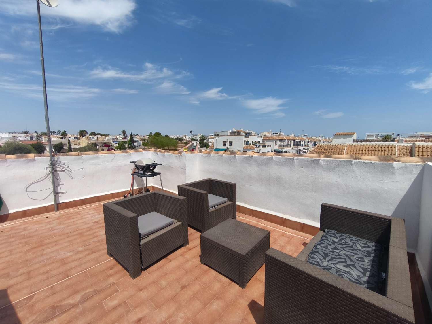 3 bedroom Beach Apartment for sale in Orihuela with pool - € 169,900 (Ref: 10022003)