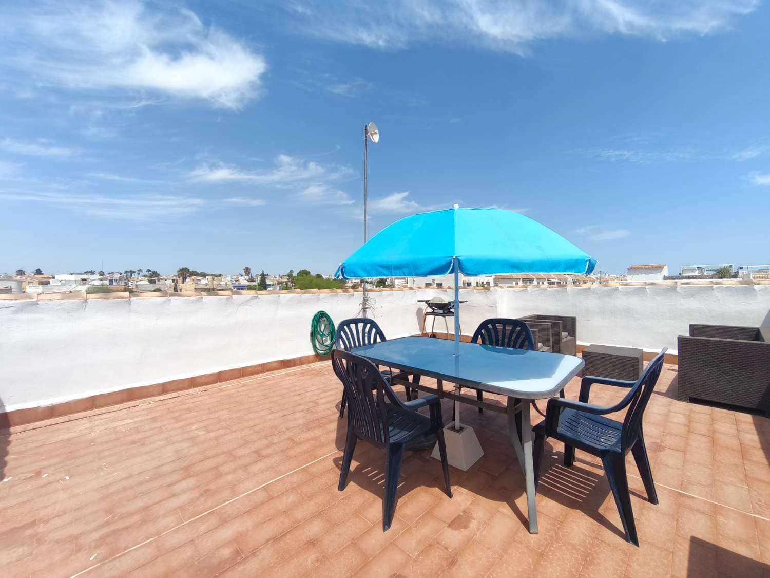 3 bedroom Beach Apartment for sale in Orihuela with pool - € 169,900 (Ref: 10022003)