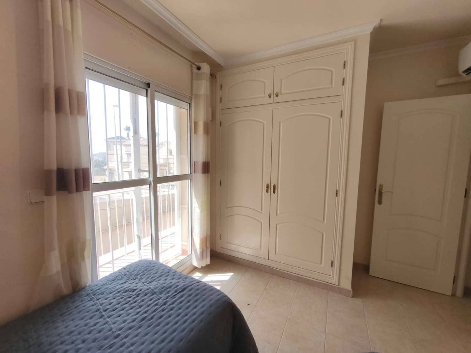 3 sypialnia Mieszkanie na sprzedaż w Orihuela z basenem - 220 000 € (Ref: 10022004)