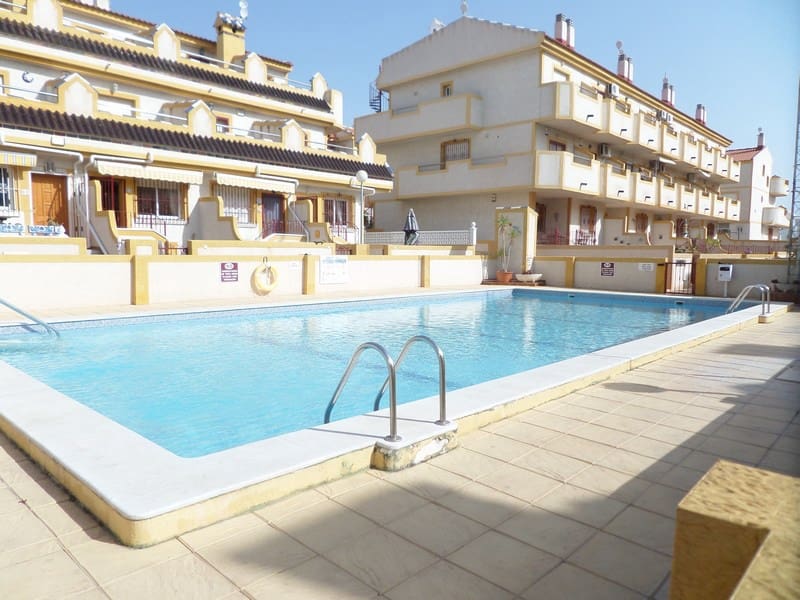 3 sovrum Semi-fristående Villa till salu i Orihuela med pool - 179 990 € (Ref: 10022005)