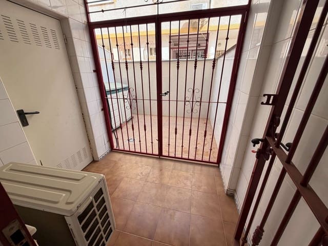 3 sovrum Semi-fristående Villa till salu i Orihuela med pool - 179 990 € (Ref: 10022005)
