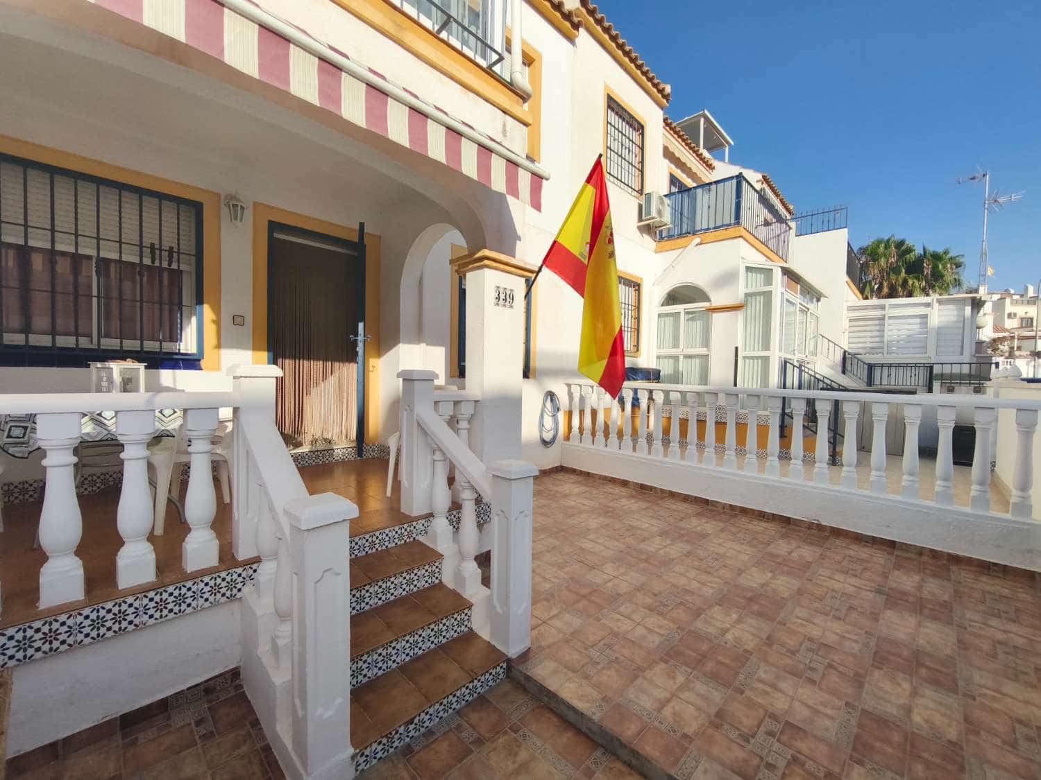 2 bedroom Beach Apartment for sale in Orihuela with pool - € 159,999 (Ref: 10030048)