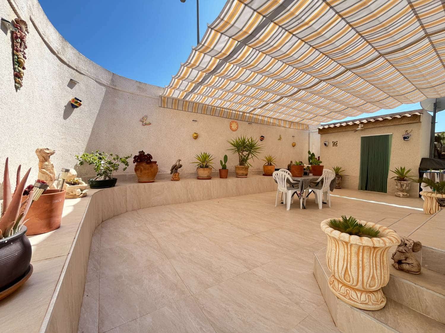 2 bedroom Semi-detached Villa for sale in Orihuela with pool garage - € 235,000 (Ref: 10031477)