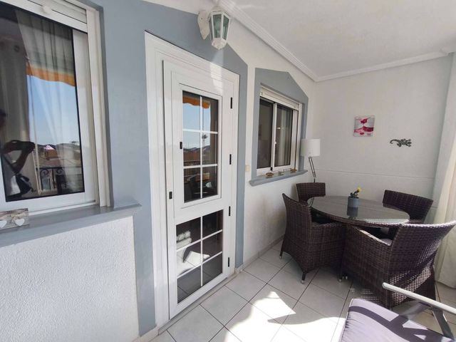2 slaapkamer Strandappartement te koop in Orihuela met zwembad - € 149.000 (Ref: 10061322)