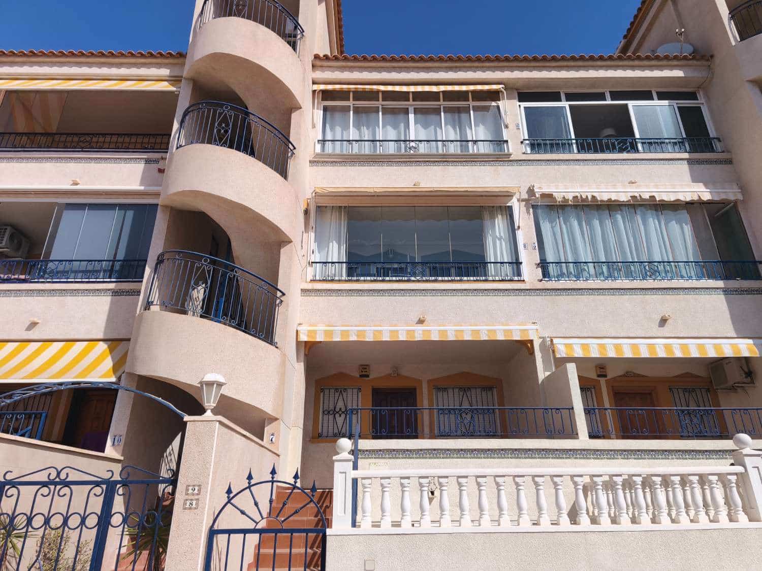 2 chambre Appartement de Plage à vendre à Orihuela avec piscine - 155 000 € (Ref: 10061322)