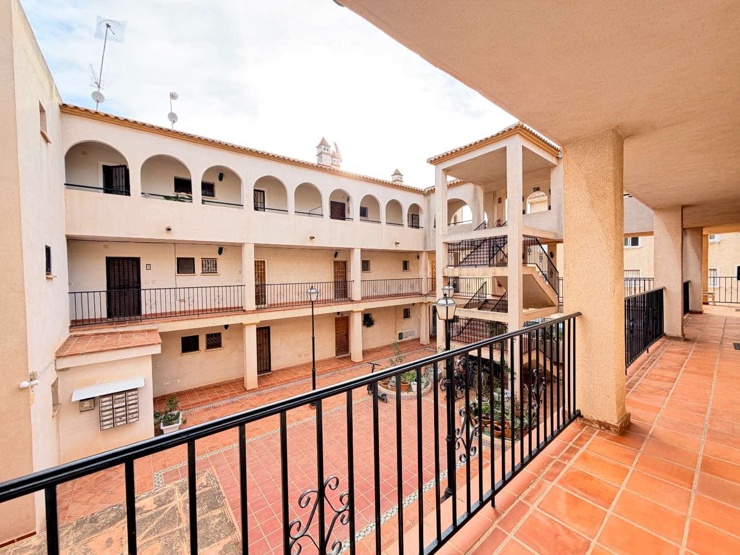 2 bedroom Beach Apartment for sale in Orihuela - € 125,000 (Ref: 10061323)