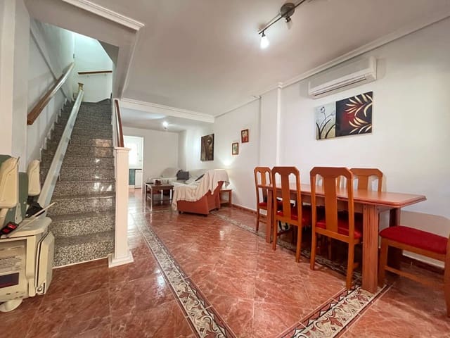 3 slaapkamer Rijtjeshuis te koop in Orihuela met zwembad garage - € 220.000 (Ref: 10063824)