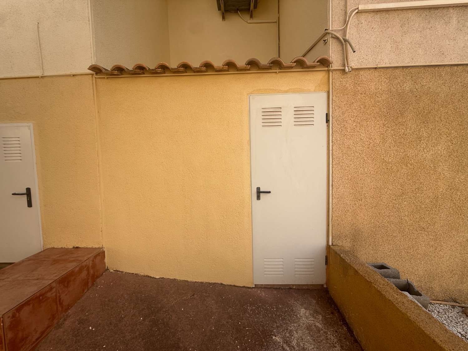 2 bedroom Beach Apartment for sale in Orihuela with pool - € 144,999 (Ref: 10067116)