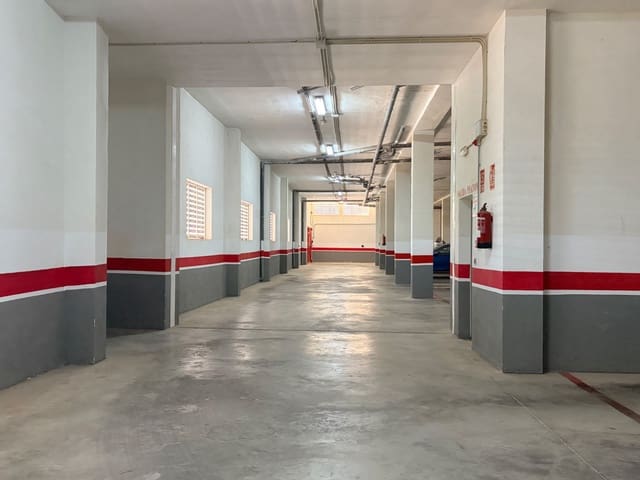 Garaje en Orihuela en venta - 18.000 € (Ref: 10074929)