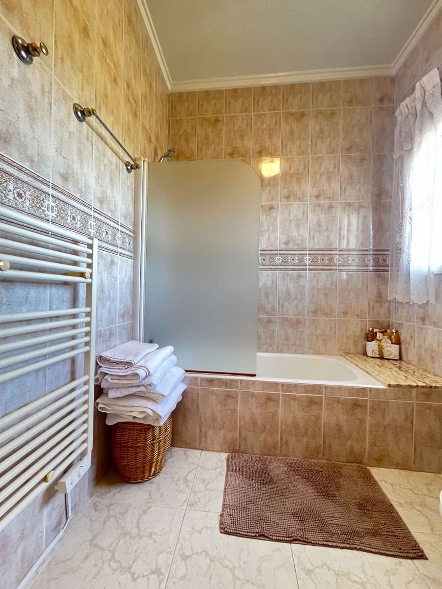 4 quarto Moradia para venda em Ciudad Quesada com piscina - 575 000 € (Ref: 10085717)