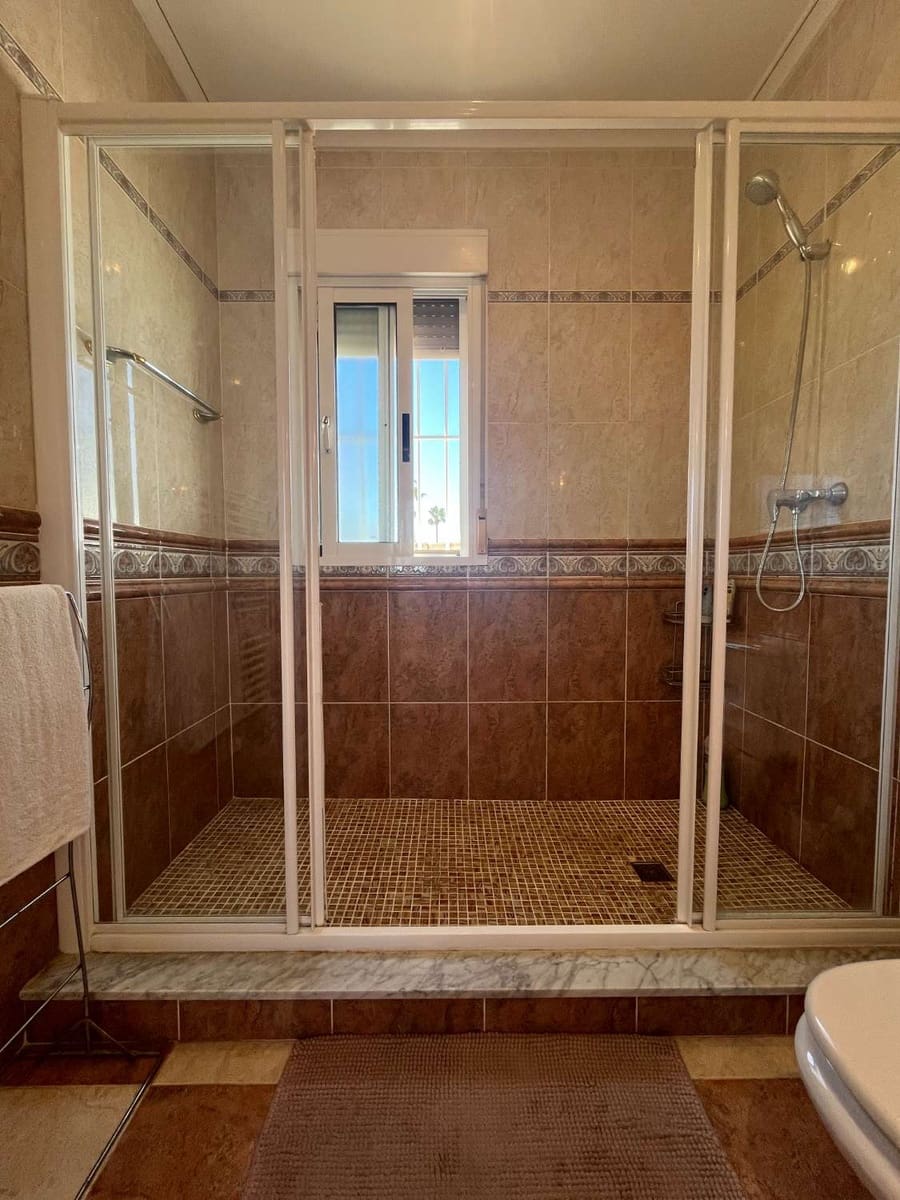 4 quarto Moradia para venda em Ciudad Quesada com piscina - 575 000 € (Ref: 10085717)