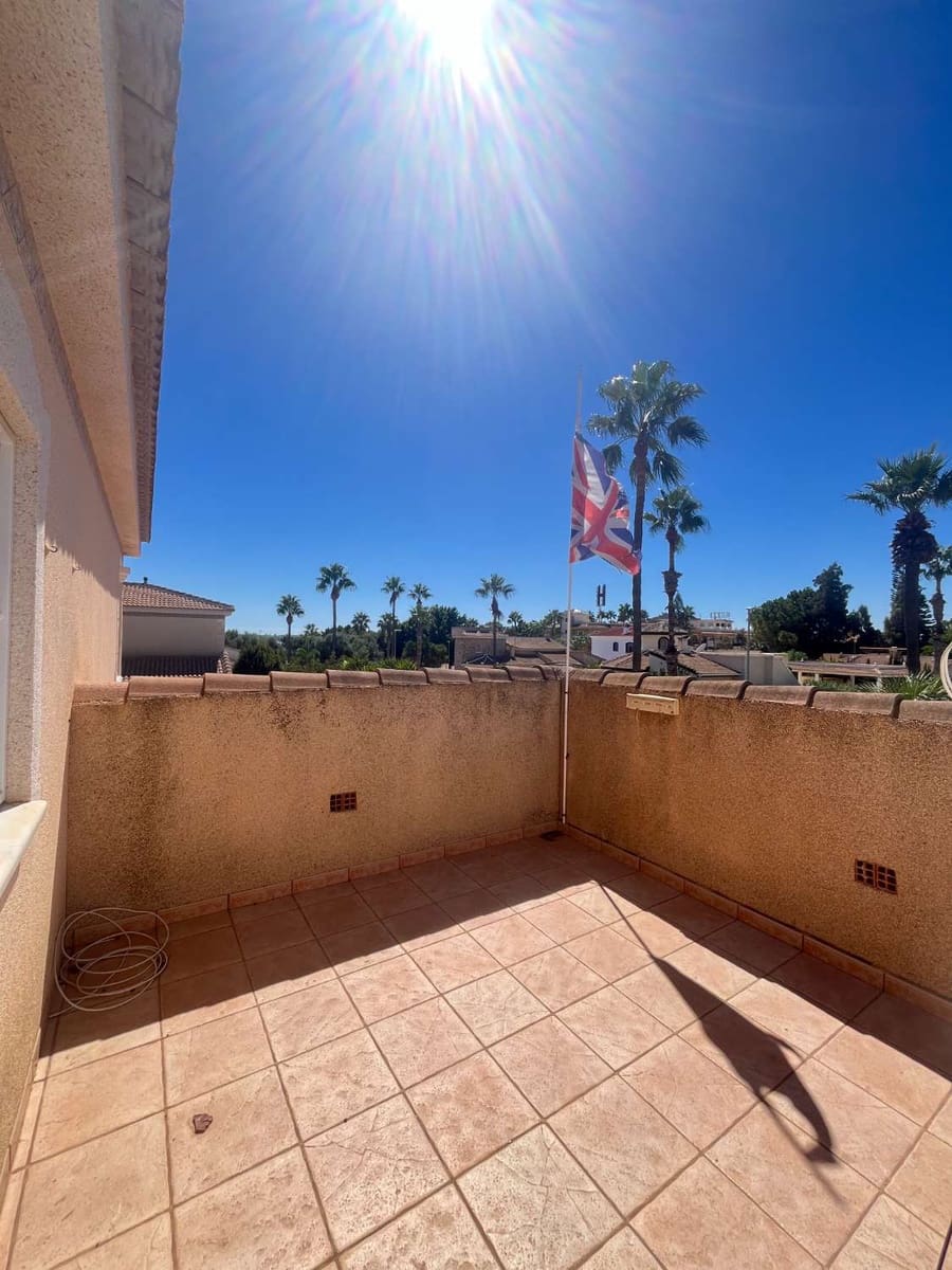 4 quarto Moradia para venda em Ciudad Quesada com piscina - 575 000 € (Ref: 10085717)