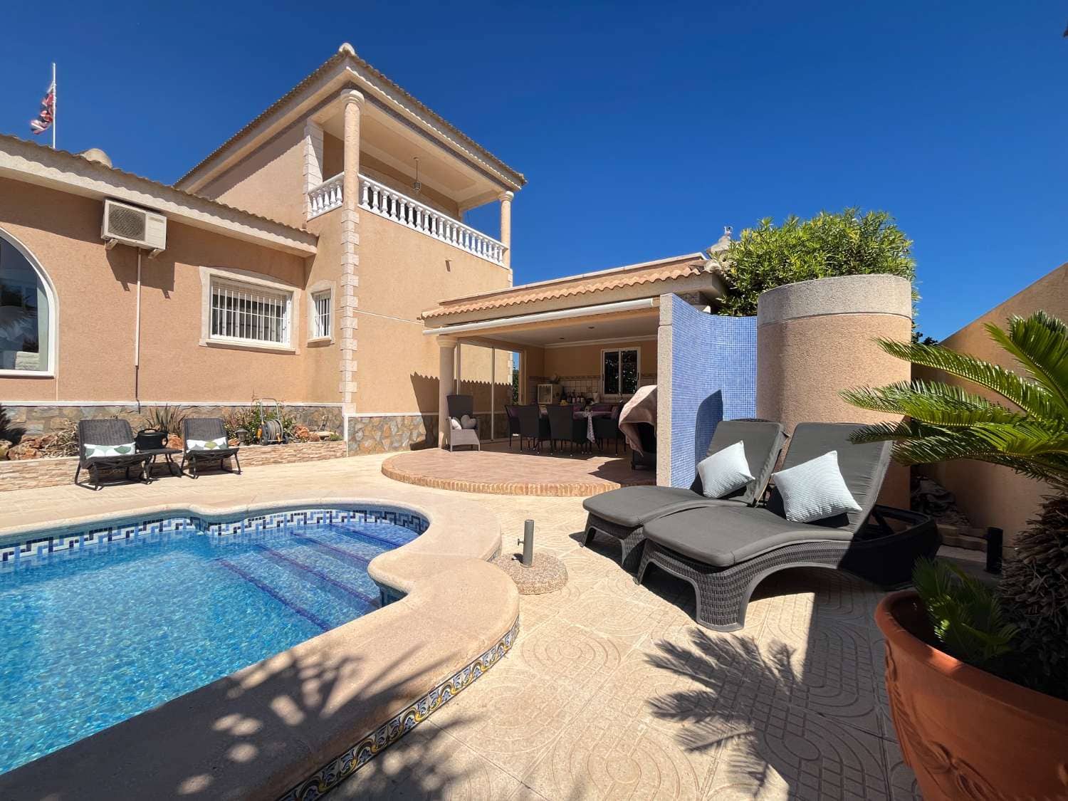 4 quarto Moradia para venda em Ciudad Quesada com piscina - 575 000 € (Ref: 10085717)
