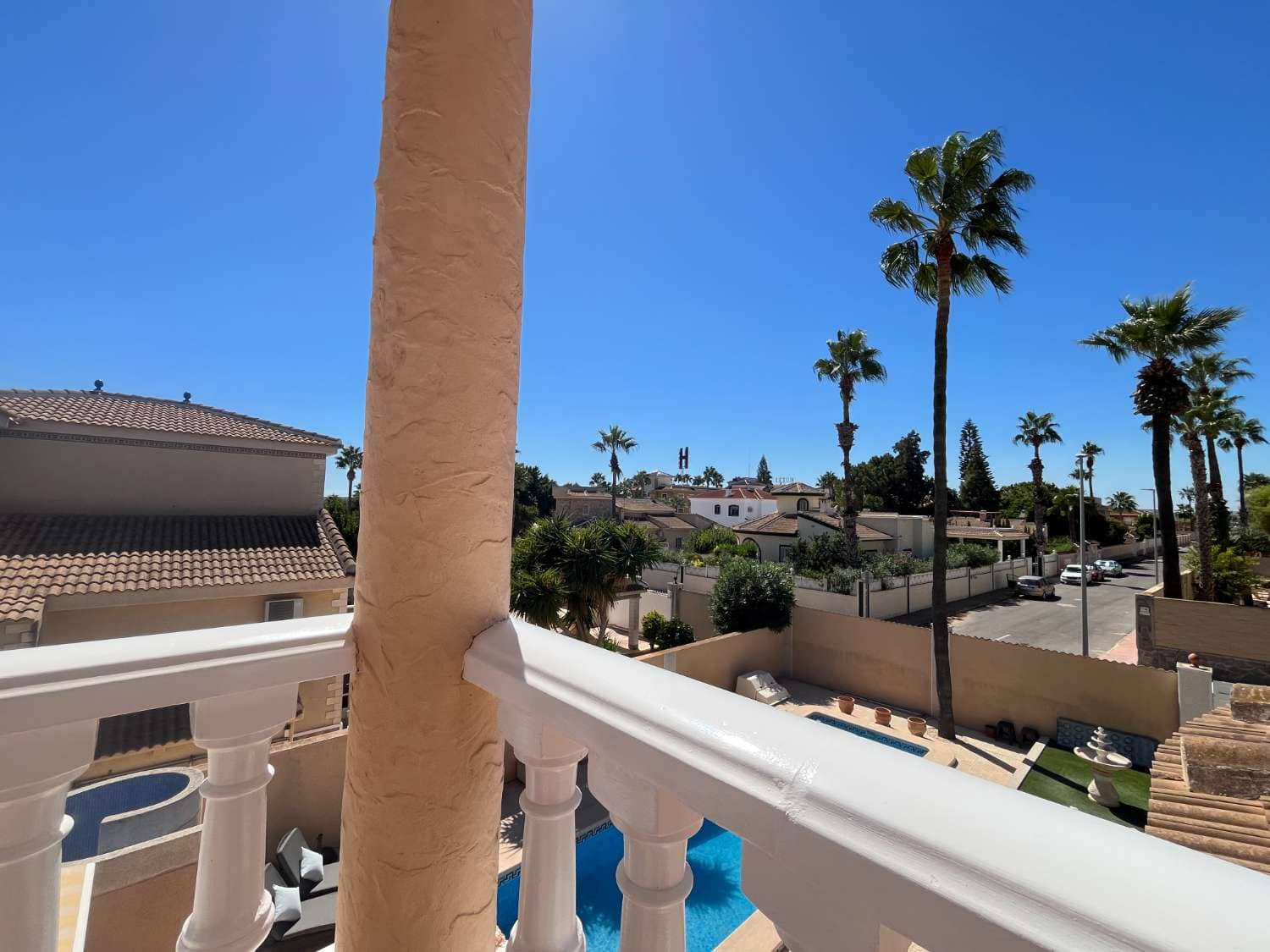 4 quarto Moradia para venda em Ciudad Quesada com piscina - 575 000 € (Ref: 10085717)