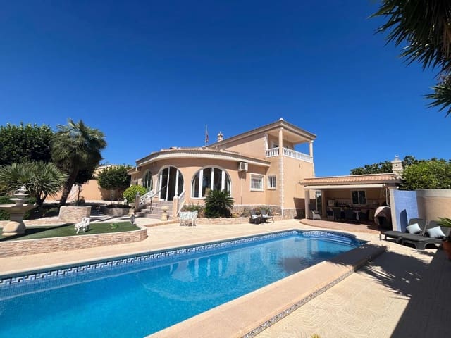 4 quarto Moradia para venda em Ciudad Quesada, Rojales com piscina - 575 000 € (Ref: 10085717)