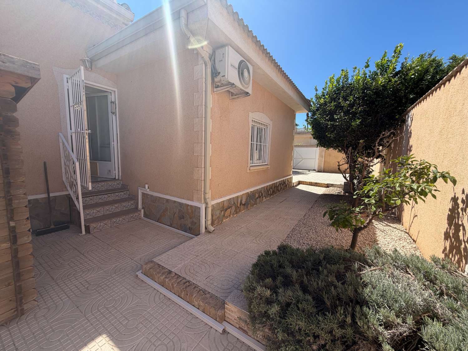 4 quarto Moradia para venda em Ciudad Quesada com piscina - 575 000 € (Ref: 10085717)