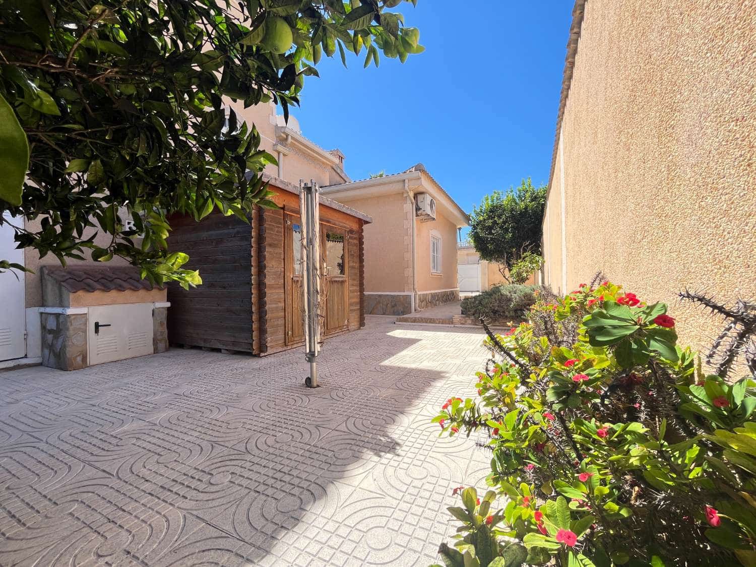 4 quarto Moradia para venda em Ciudad Quesada com piscina - 575 000 € (Ref: 10085717)