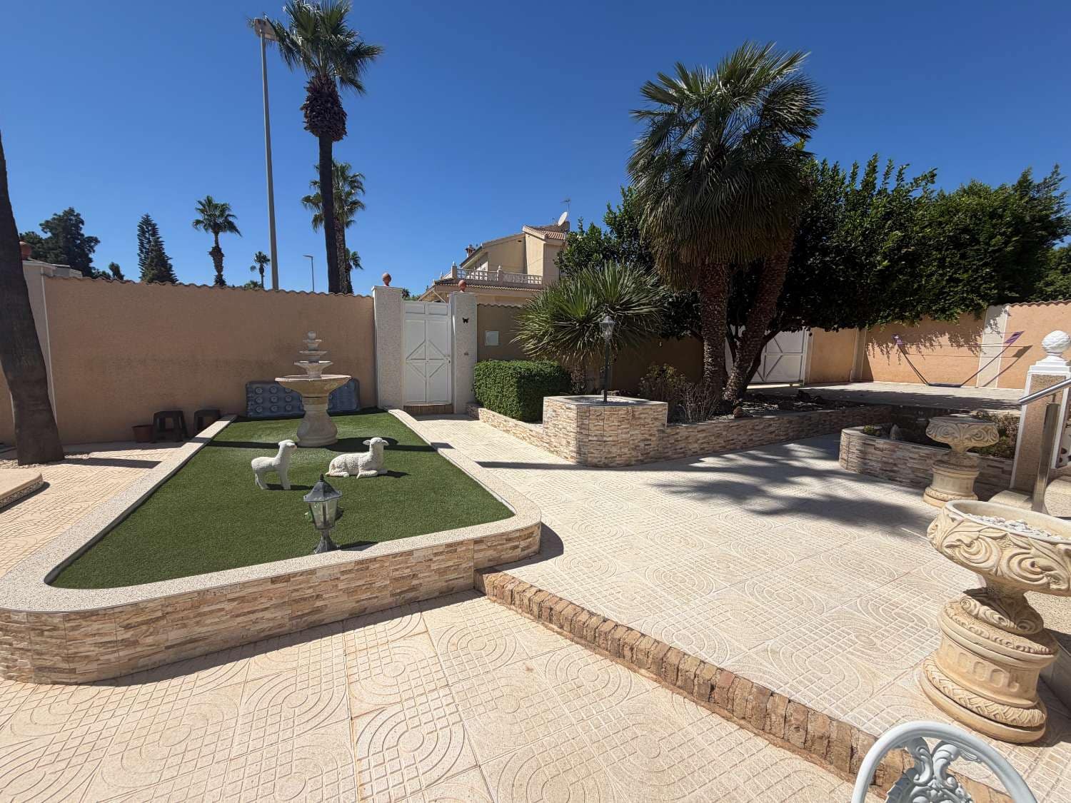 4 quarto Moradia para venda em Ciudad Quesada com piscina - 575 000 € (Ref: 10085717)