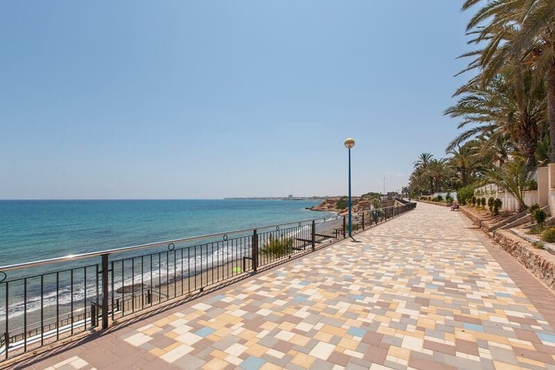 2 soveværelse Bungalow til salg i Torrevieja med swimmingpool - € 275.000 (Ref: 10085718)