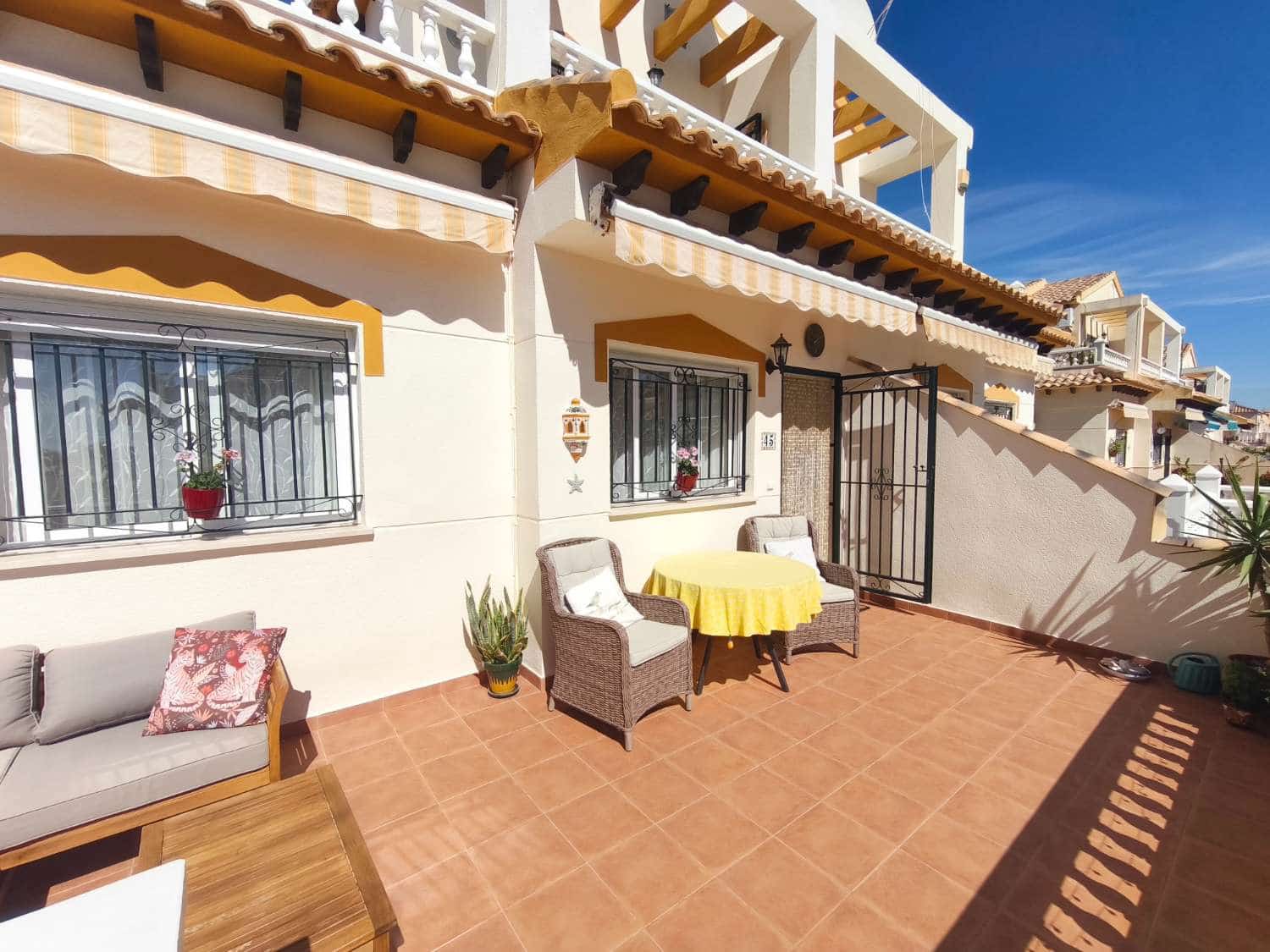 Piso de 2 habitaciones en Orihuela en venta con piscina - 239.900 € (Ref: 10101837)