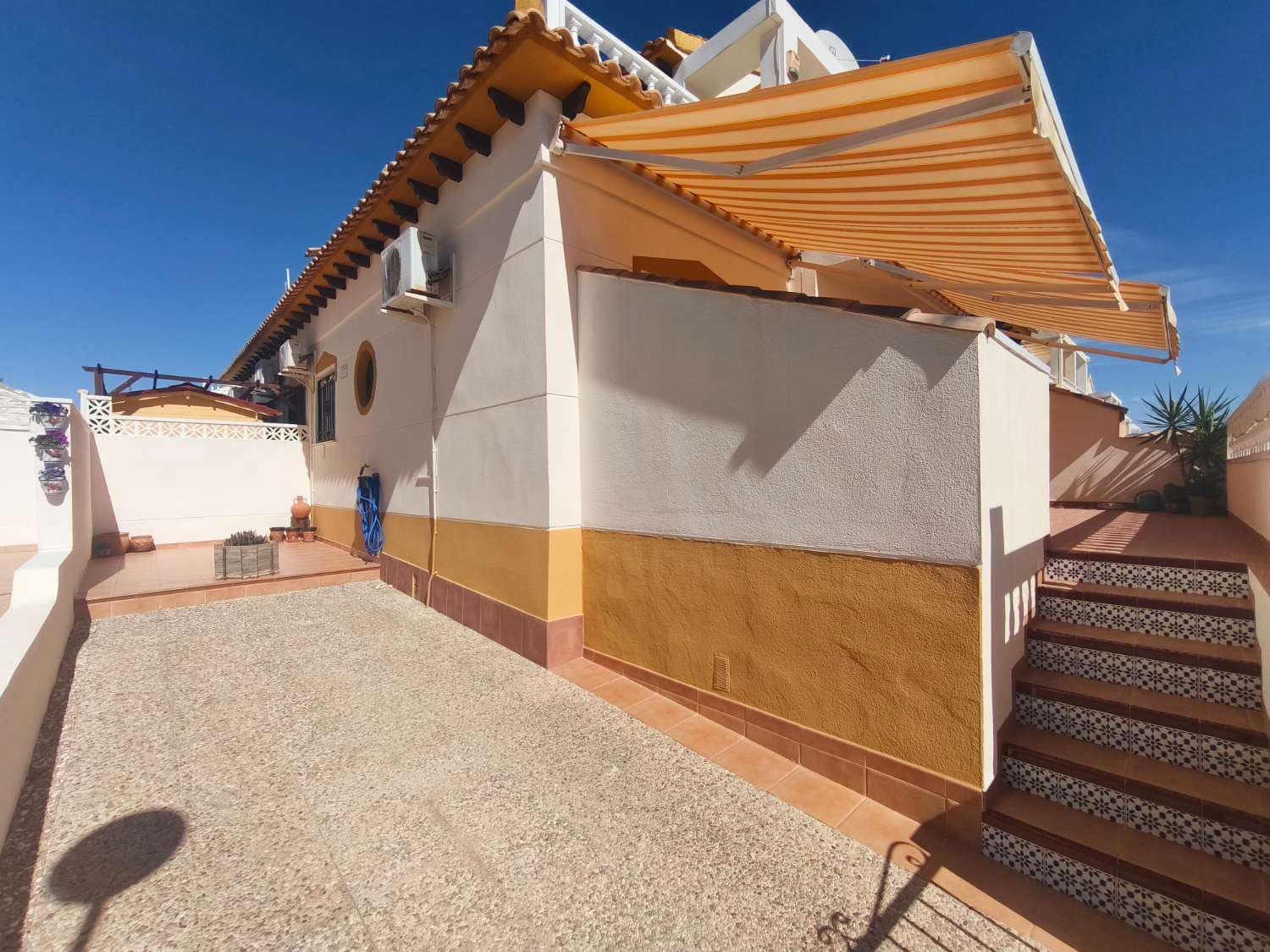 Piso de 2 habitaciones en Orihuela en venta con piscina - 239.900 € (Ref: 10101837)