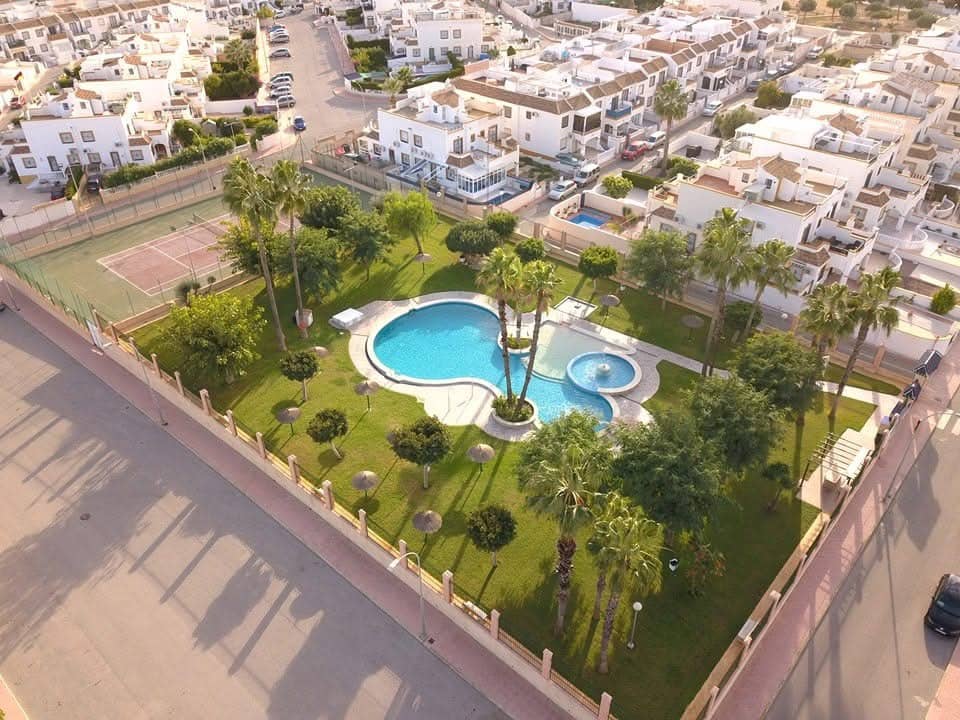 Apartamento Playa de 3 habitaciones en Orihuela en venta con piscina - 181.000 € (Ref: 10108934)