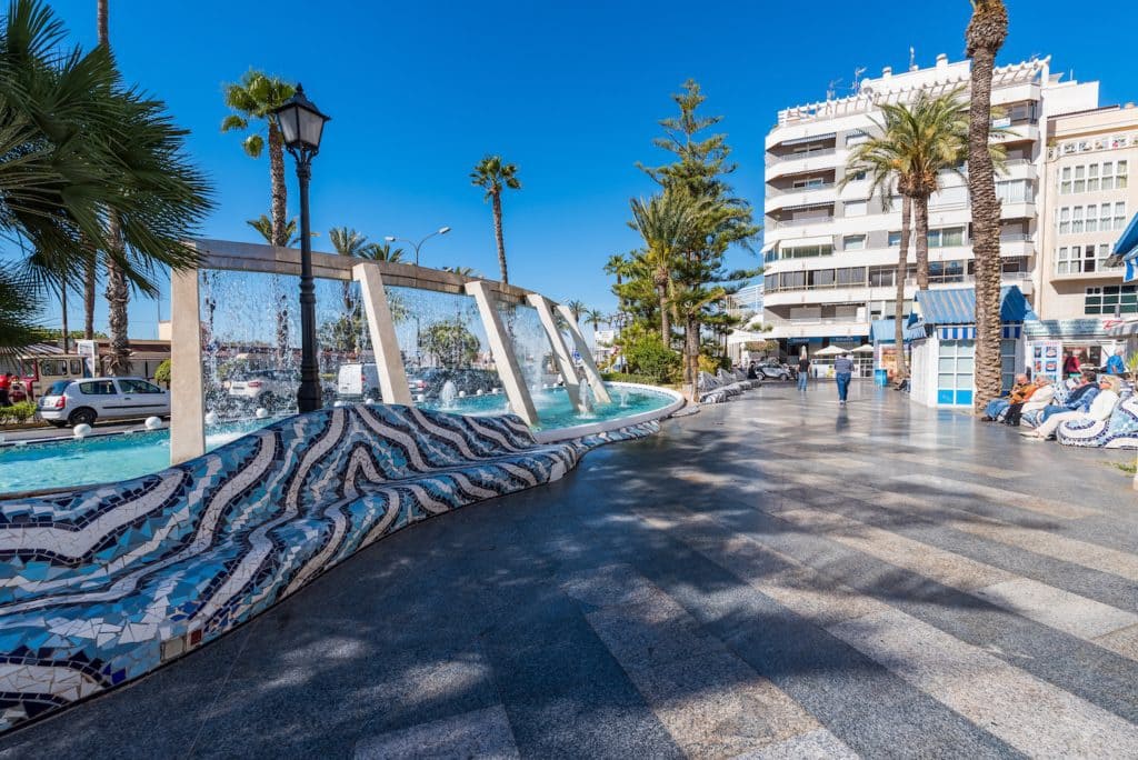 2 bedroom Beach Apartment for sale in Torrevieja with garage - € 220,000 (Ref: 10114625)
