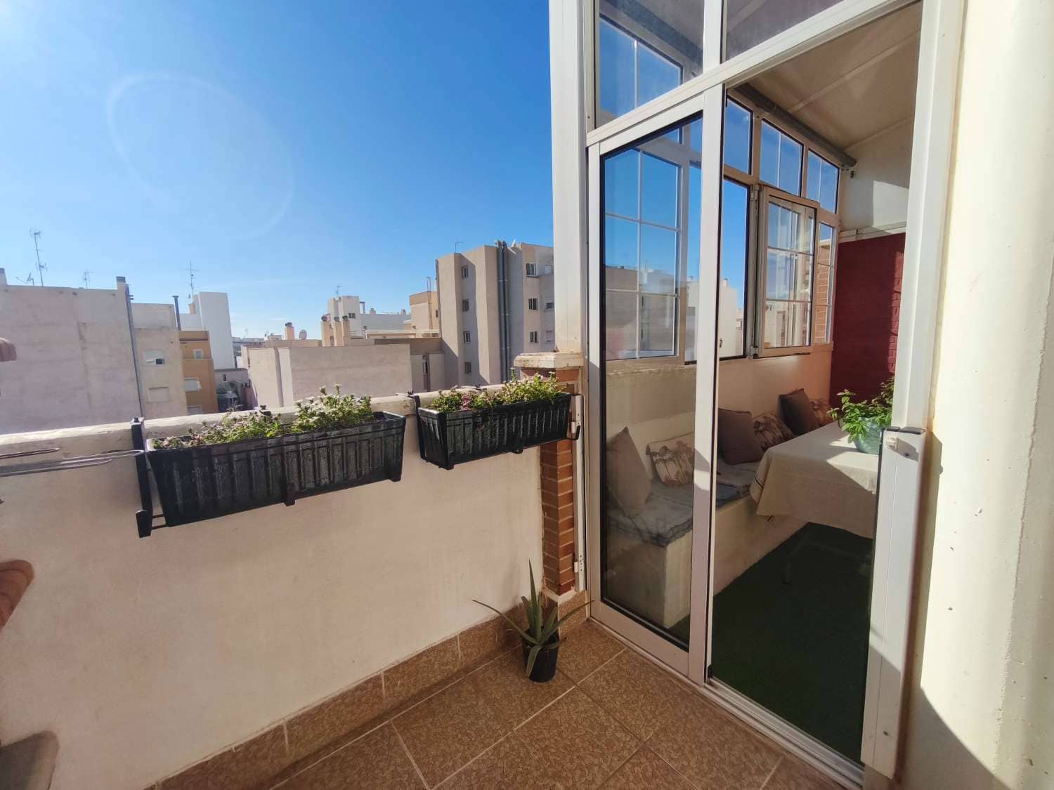 2 bedroom Beach Apartment for sale in Torrevieja with garage - € 220,000 (Ref: 10114625)