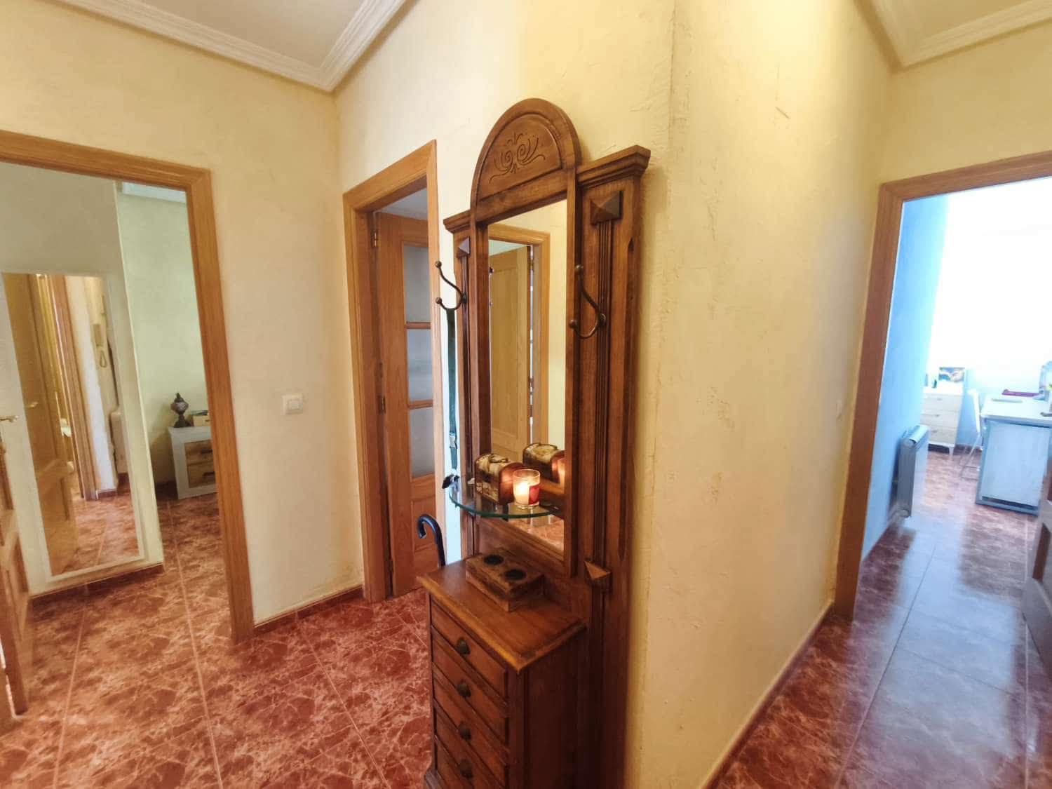 2 bedroom Beach Apartment for sale in Torrevieja with garage - € 220,000 (Ref: 10114625)