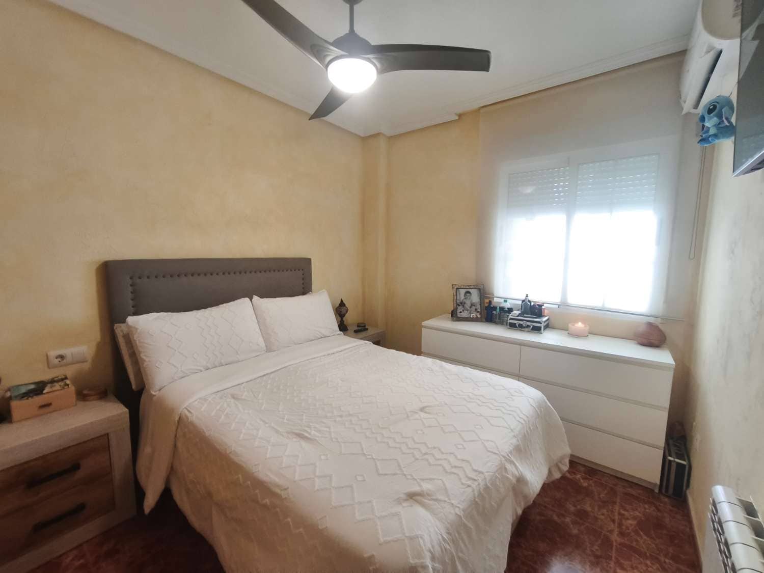 2 bedroom Beach Apartment for sale in Torrevieja with garage - € 220,000 (Ref: 10114625)