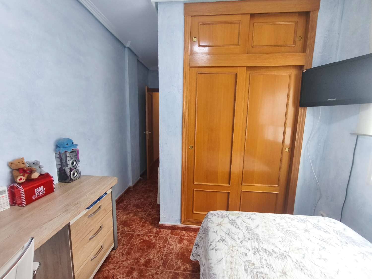 2 bedroom Beach Apartment for sale in Torrevieja with garage - € 220,000 (Ref: 10114625)