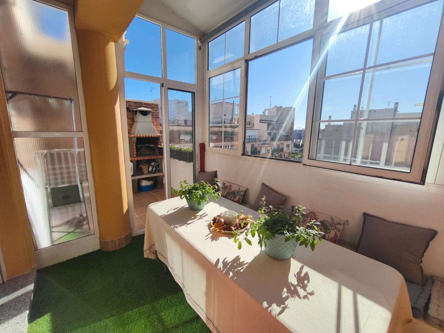 2 bedroom Beach Apartment for sale in Torrevieja with garage - € 220,000 (Ref: 10114625)