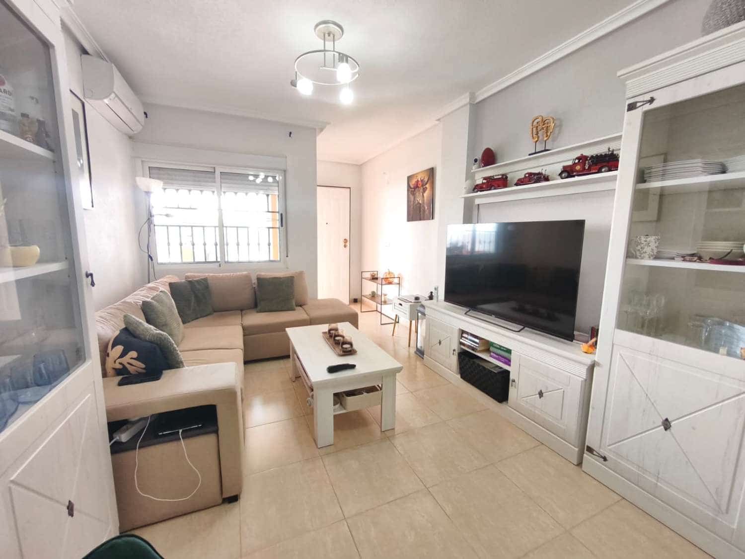 2 bedroom Beach Apartment for sale in Orihuela with pool - € 179,000 (Ref: 10139173)